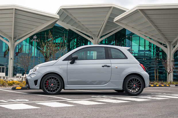 ABARTH 695 1.4 16v TJet 180 CV - Imagen 2
