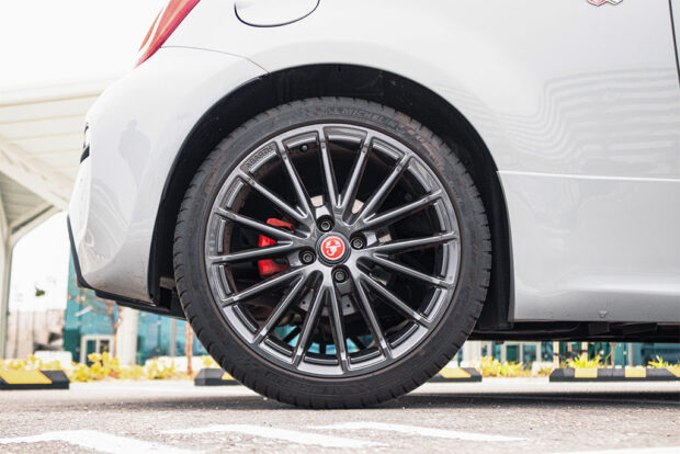ABARTH 695 1.4 16v TJet 180 CV - Imagen 9