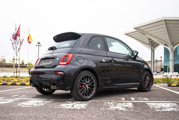 ABARTH 695 1.4 16v TJet 180 CV - Imagen 4