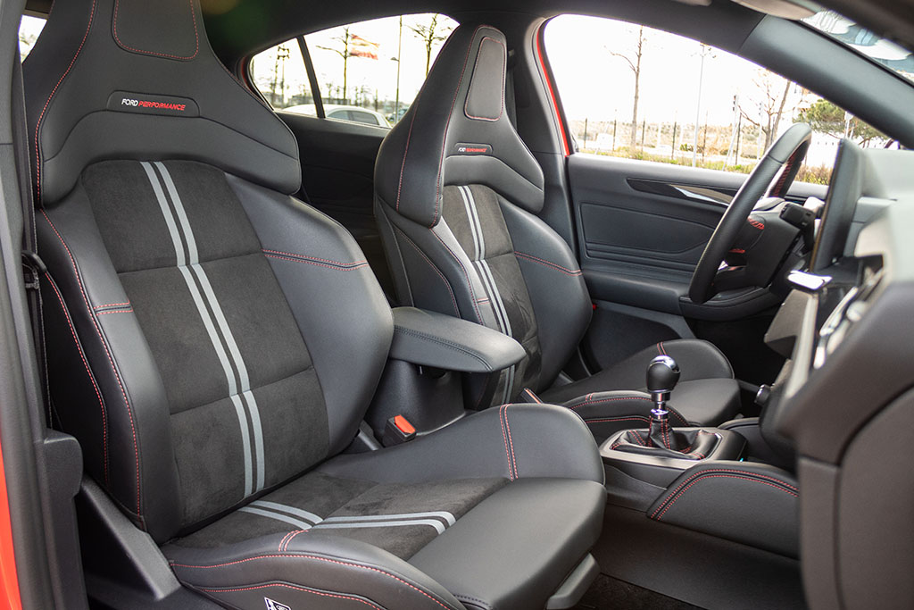 FORD Focus ST 2.3 Ecoboost - Imagen 24