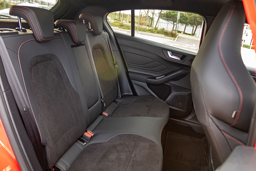 FORD Focus ST 2.3 Ecoboost - Imagen 26