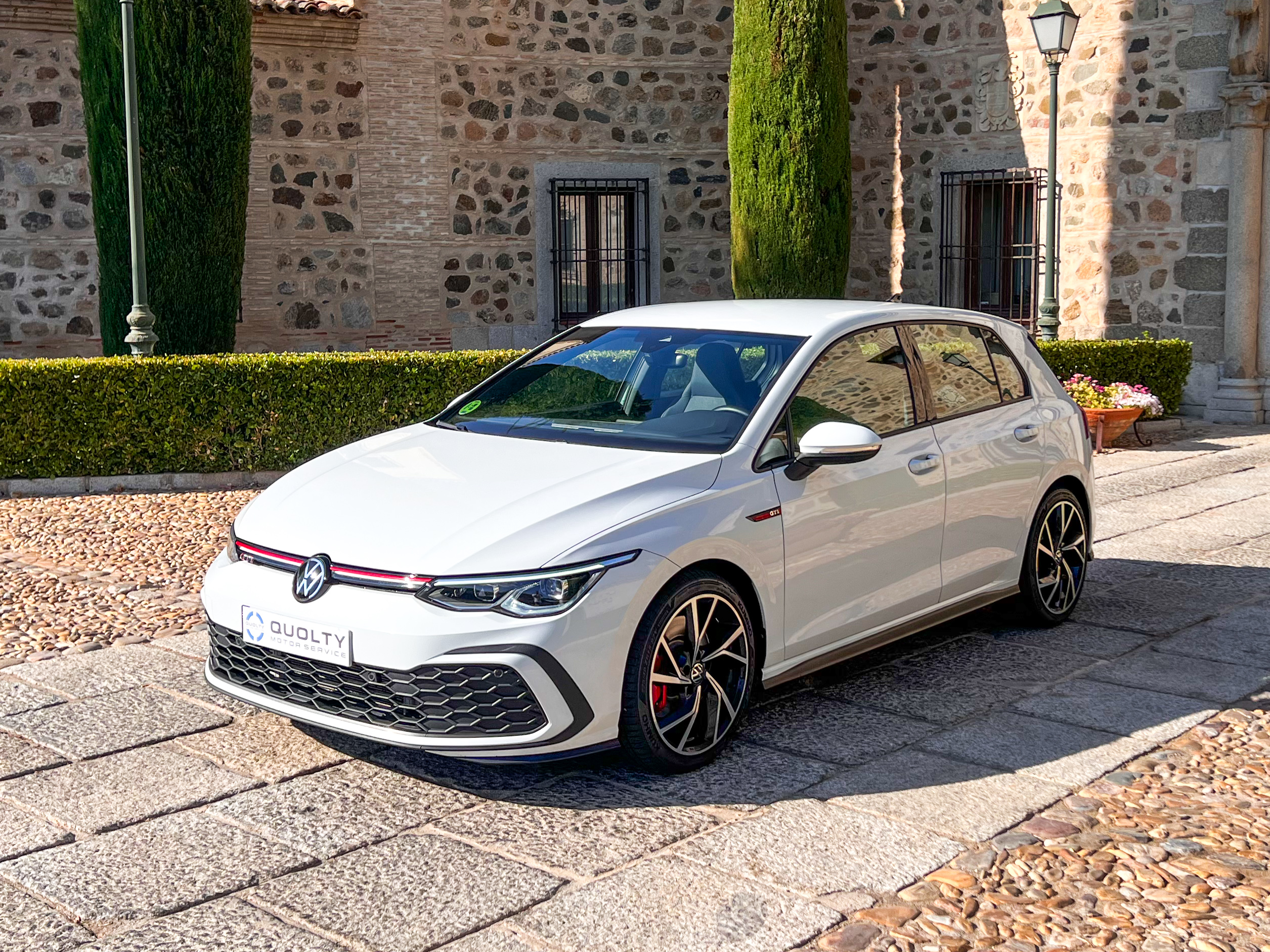 VOLKSWAGEN Golf GTI 2.0 TSI - Imagen 4