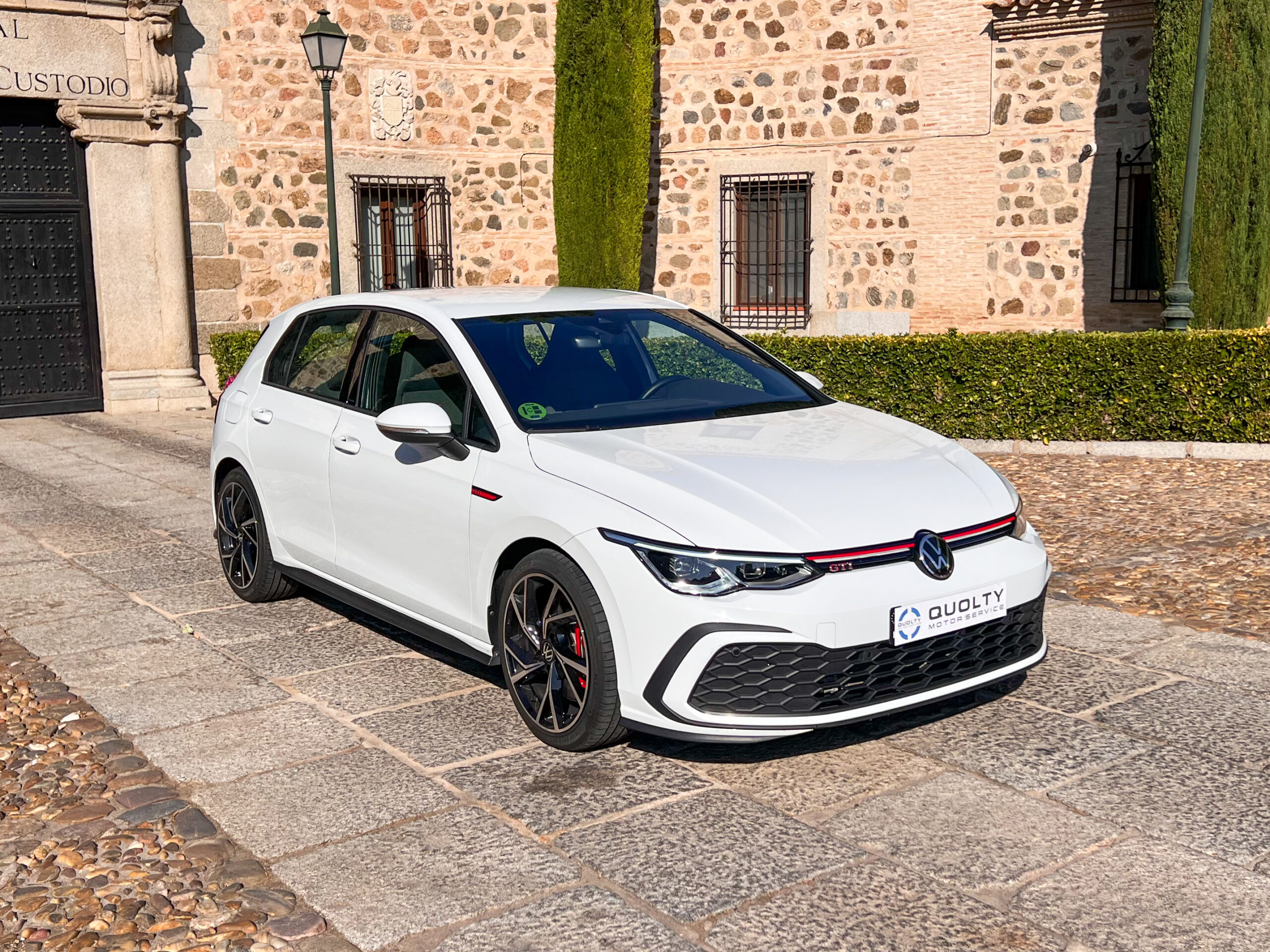 VOLKSWAGEN Golf GTI 2.0 TSI - Imagen 2