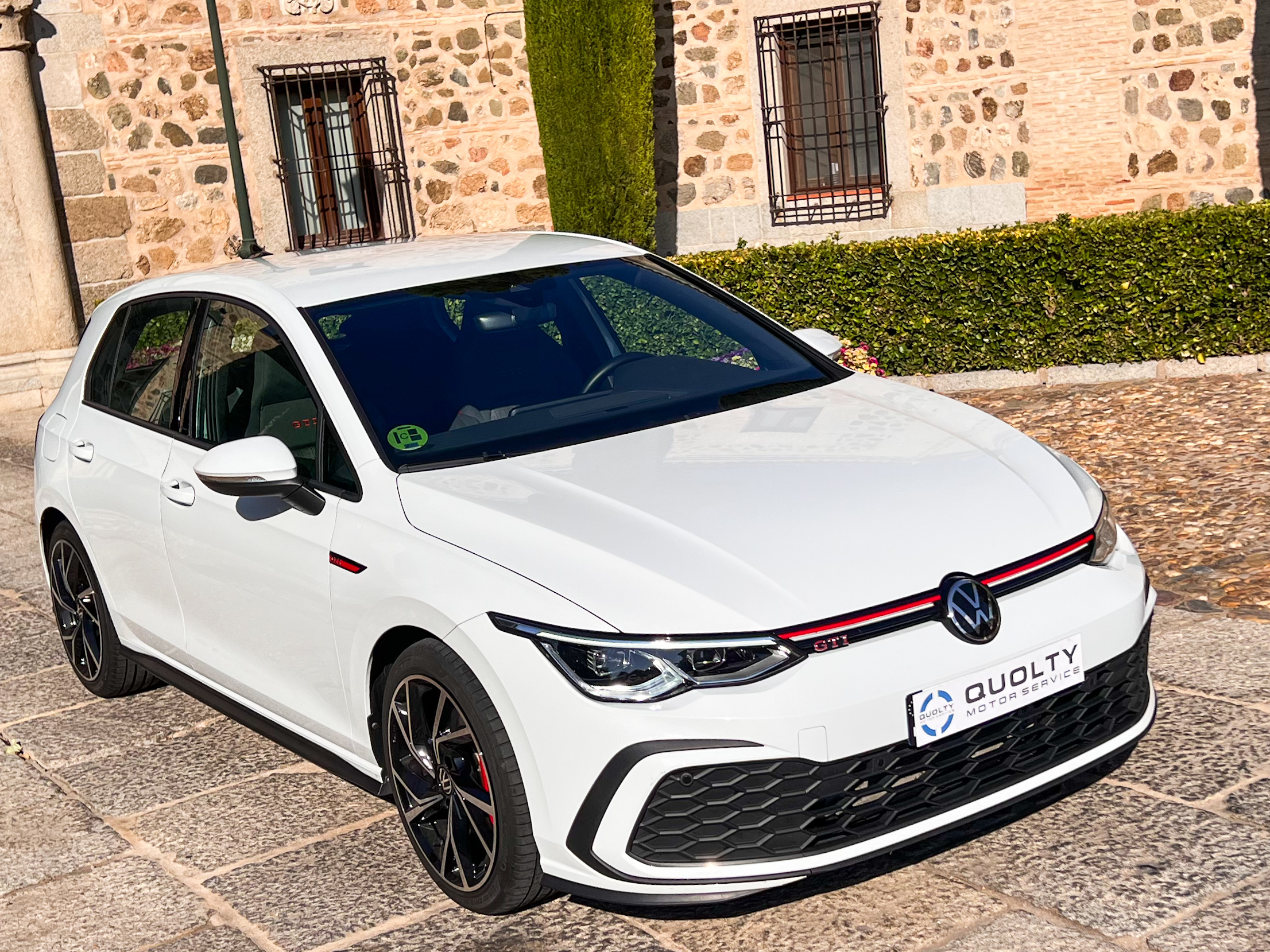 VOLKSWAGEN Golf GTI 2.0 TSI - Imagen 10