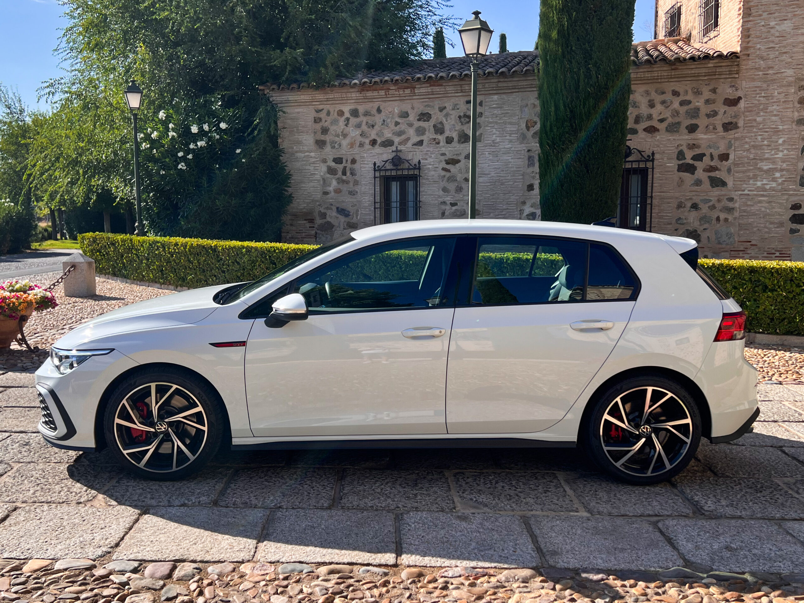 VOLKSWAGEN Golf GTI 2.0 TSI - Imagen 6