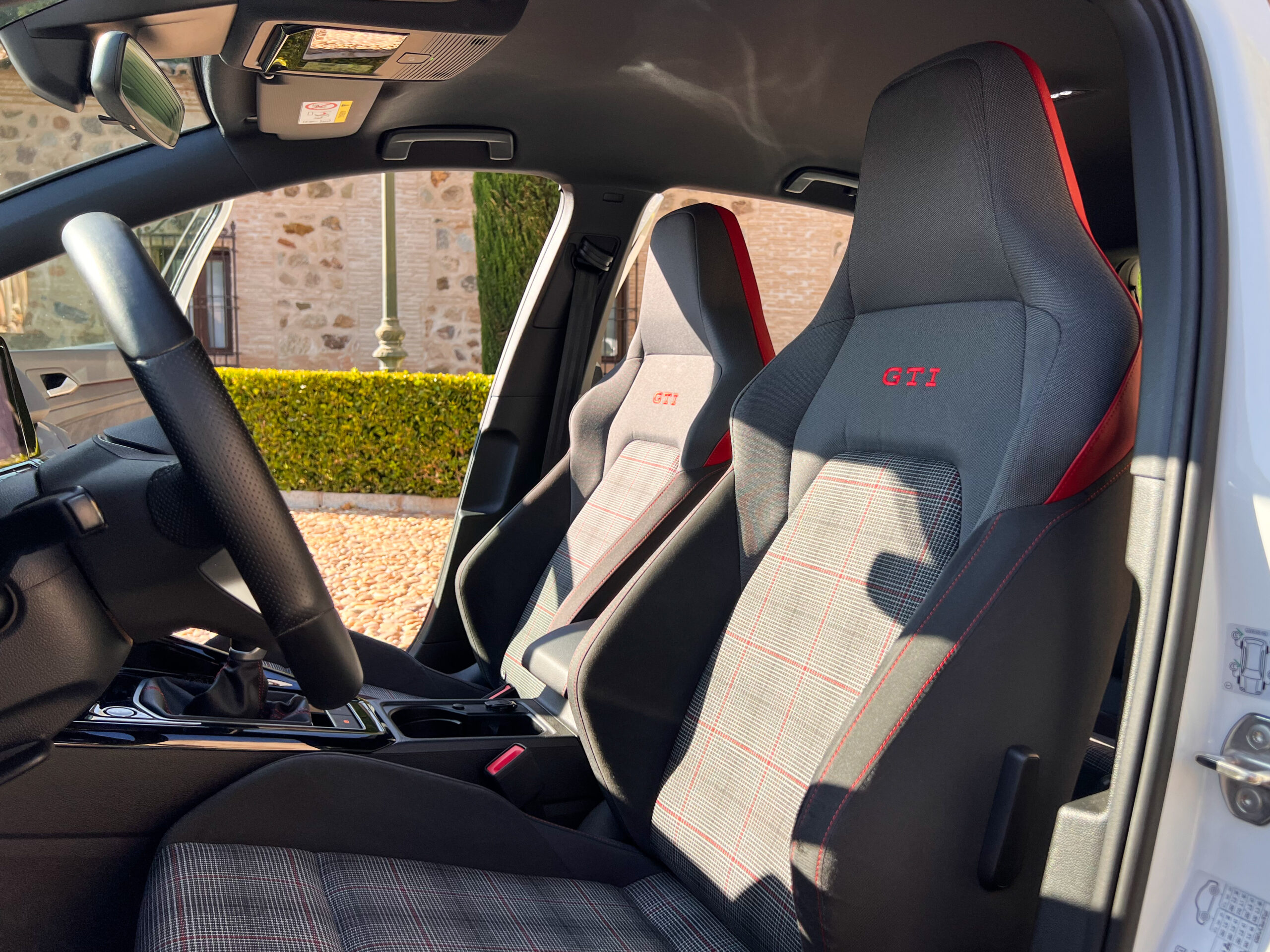 VOLKSWAGEN Golf GTI 2.0 TSI - Imagen 17