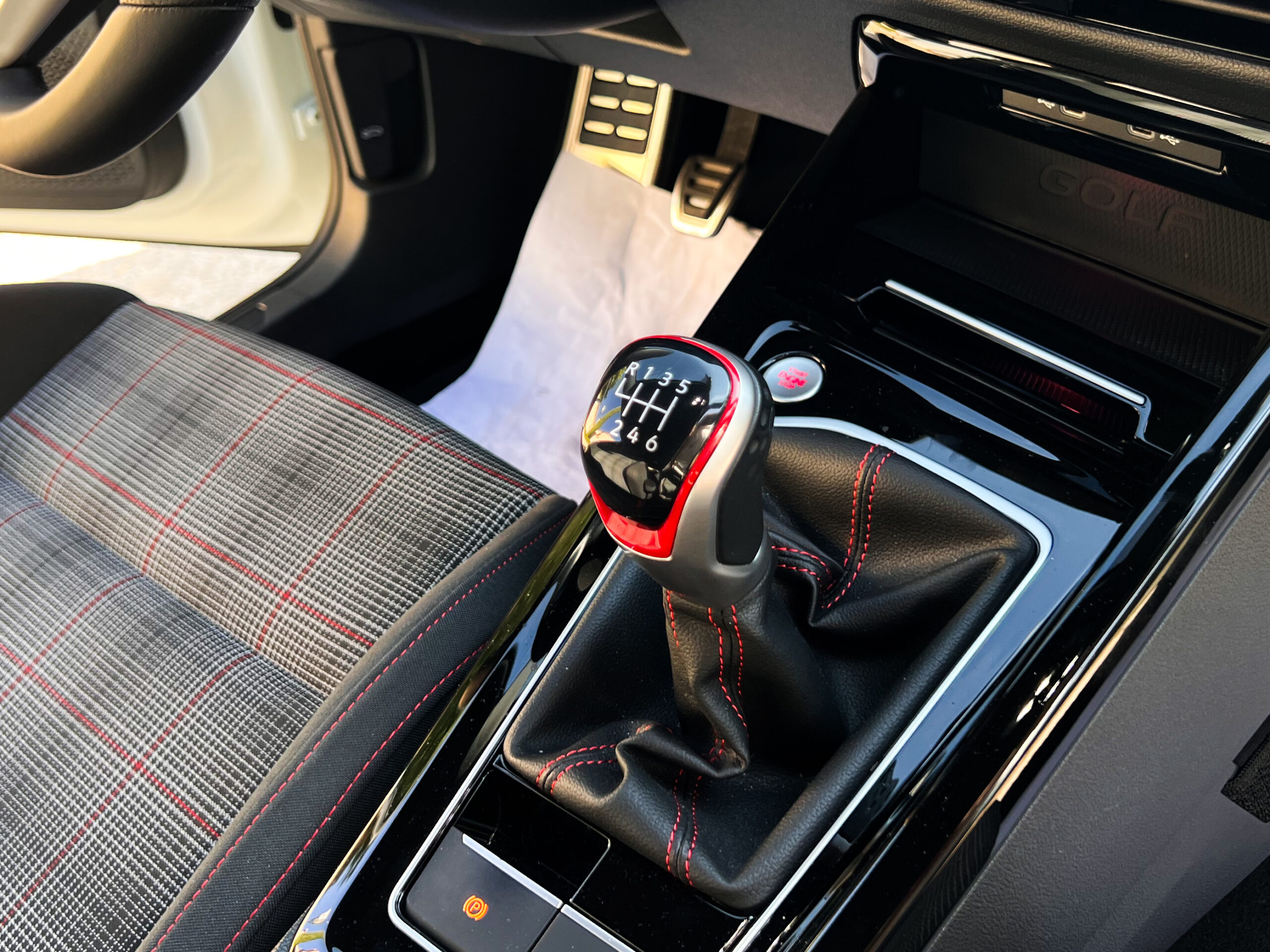 VOLKSWAGEN Golf GTI 2.0 TSI - Imagen 18