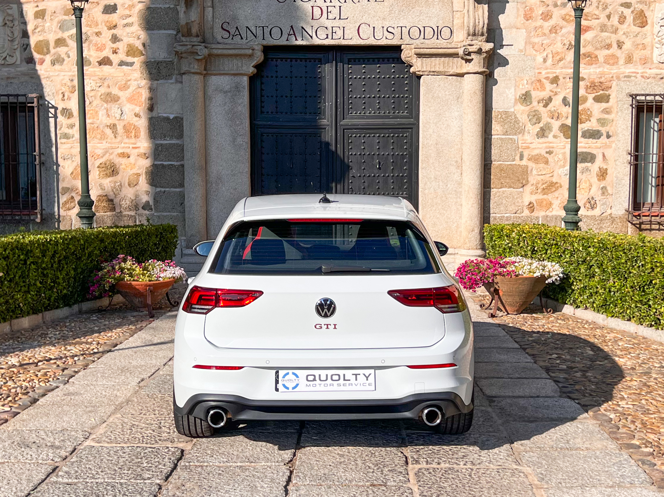VOLKSWAGEN Golf GTI 2.0 TSI - Imagen 8