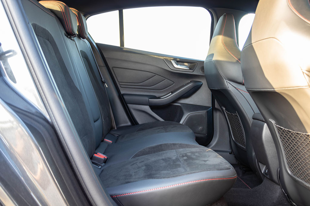 FORD Focus ST 2.3 Ecoboost - Imagen 28
