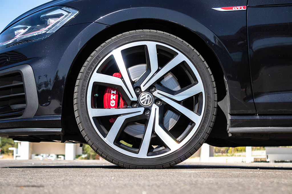 VOLKSWAGEN Golf GTI Performance 2.0 TSI DSG - Imagen 13
