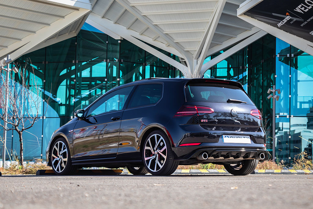 VOLKSWAGEN Golf GTI Performance 2.0 TSI DSG - Imagen 6