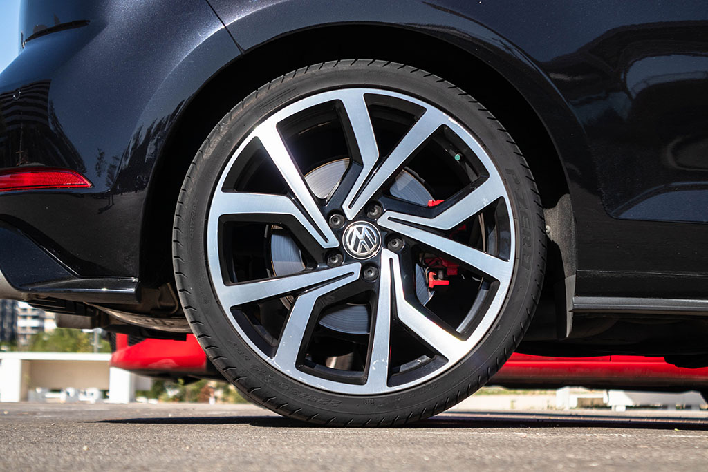 VOLKSWAGEN Golf GTI Performance 2.0 TSI DSG - Imagen 15
