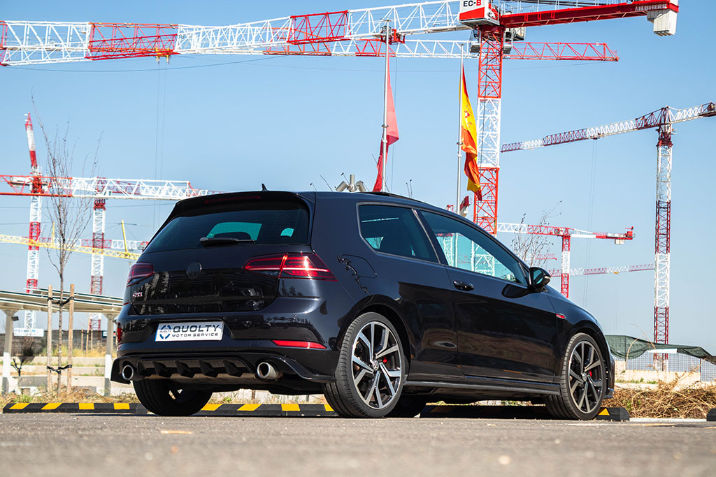 VOLKSWAGEN Golf GTI Performance 2.0 TSI DSG - Imagen 5