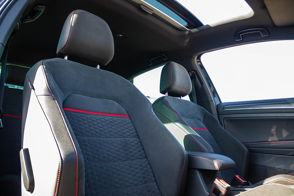 VOLKSWAGEN Golf GTI Performance 2.0 TSI DSG - Imagen 23