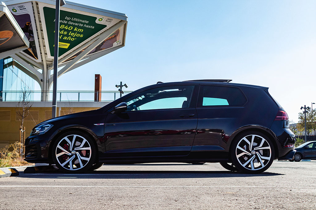VOLKSWAGEN Golf GTI Performance 2.0 TSI DSG - Imagen 7