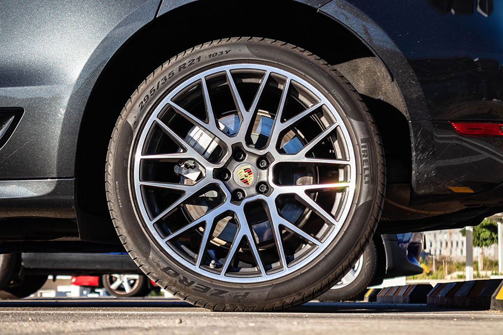 PORSCHE Macan Turbo - Imagen 14