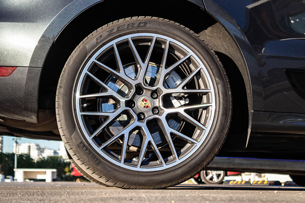 PORSCHE Macan Turbo - Imagen 15