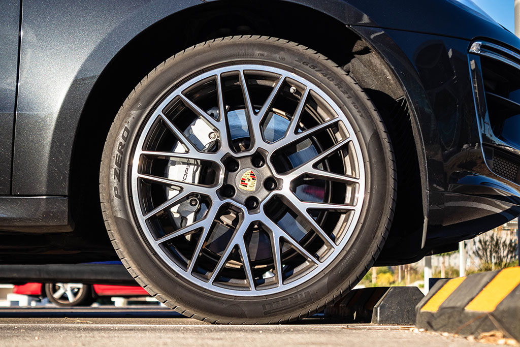 PORSCHE Macan Turbo - Imagen 16