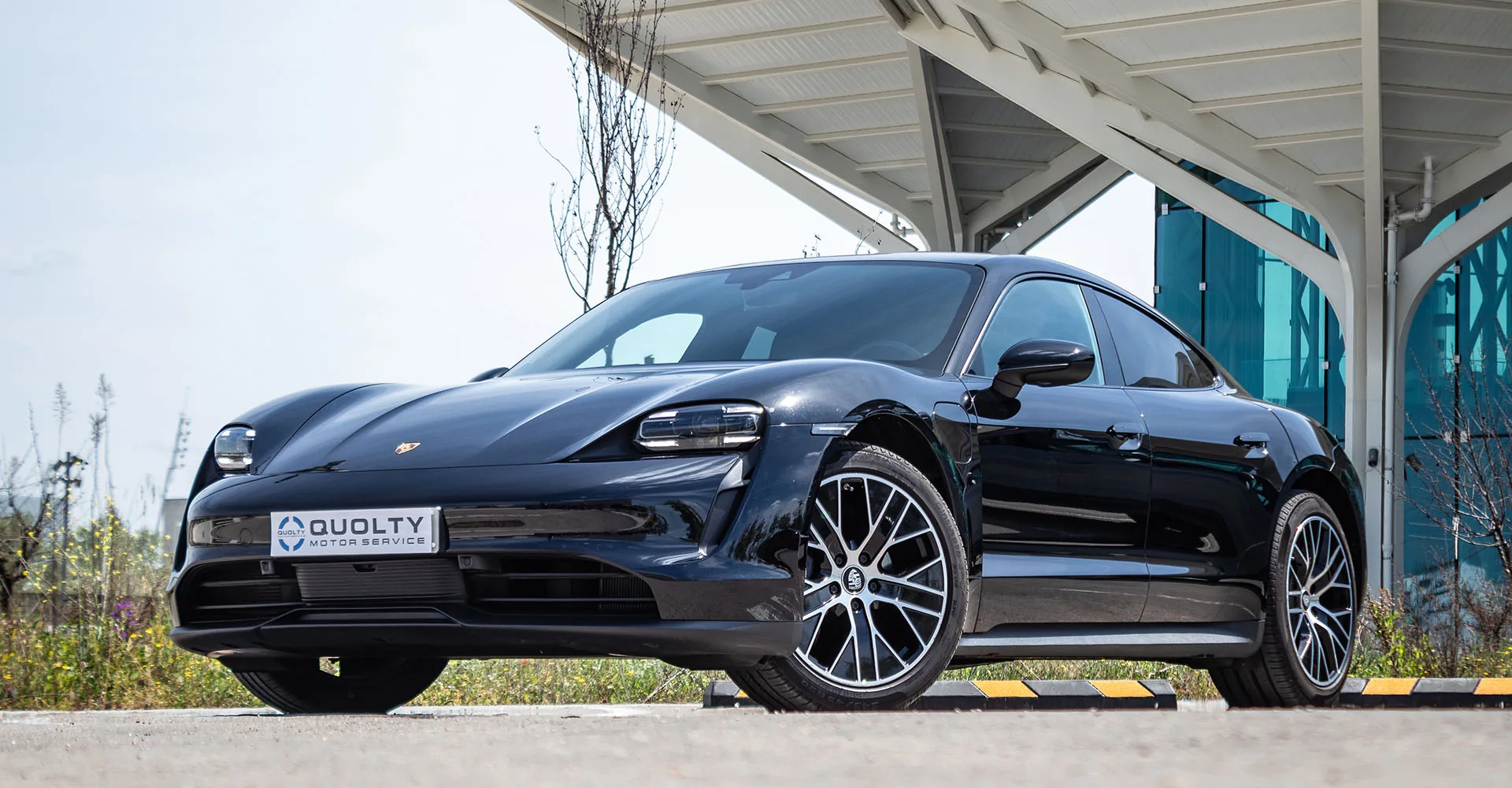 porsche_taycan_negro